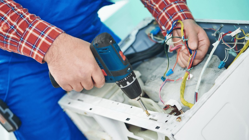 Yenimahalle Smeg Smeg çamaşır makinesi kart tamiri – Su almama arızası orijinal parça ile giderildi. - Teknik servis örneği